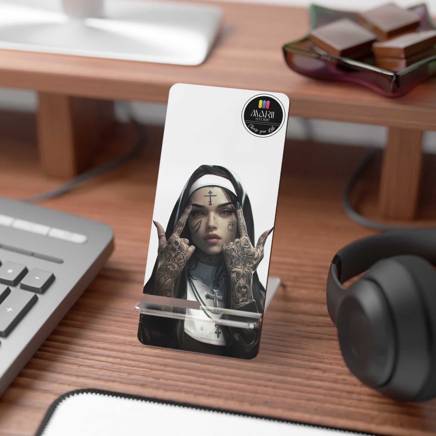Phone Stand with Artistic Design